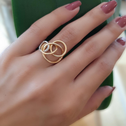 Anel de ouro 18k aros entrelaçados com brilhantes 