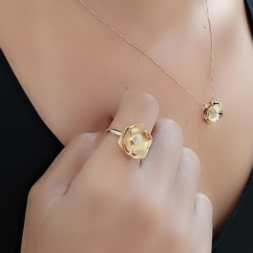 Anel de ouro 18k flor com brilhantes 